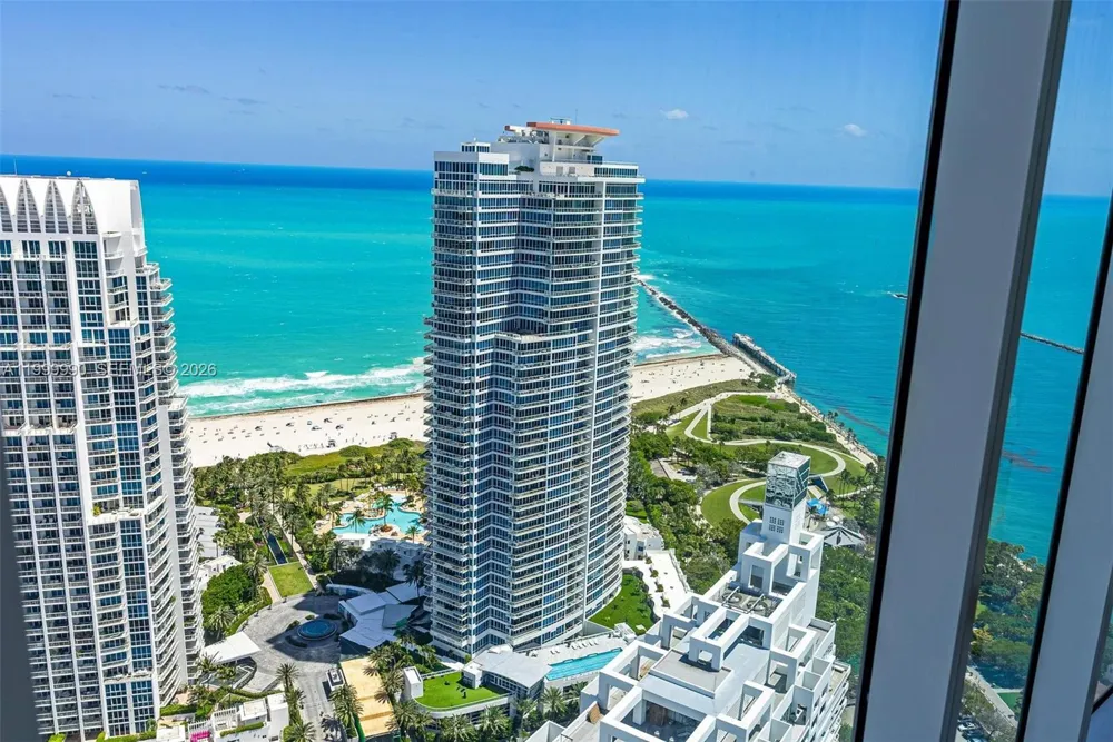 300 S Pointe Dr #PH-5 Miami Beach, FL 33139