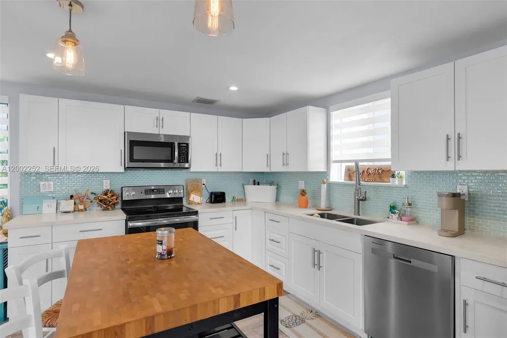 94825 Overseas Hwy 100 Key Largo, FL 33037
