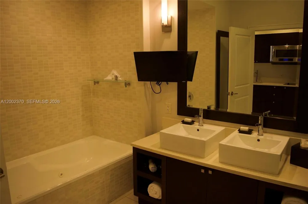 5300 NW 87th Ave #809 Doral, FL 33178