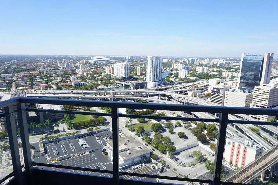 90 SW 3rd St #3505 Miami, FL 33130