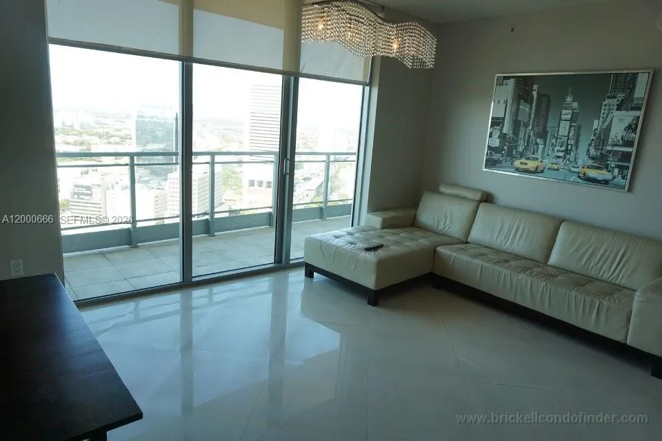 90 SW 3rd St #3505 Miami, FL 33130