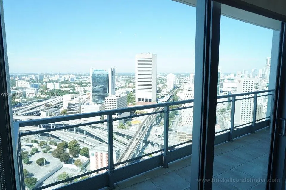 90 SW 3rd St #3505 Miami, FL 33130