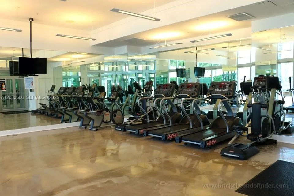 90 SW 3rd St #3505 Miami, FL 33130