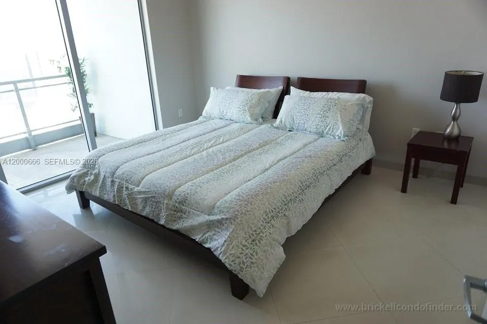 90 SW 3rd St #3505 Miami, FL 33130