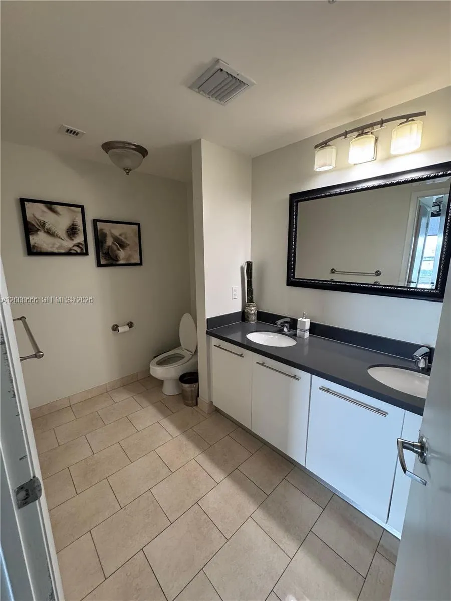 90 SW 3rd St #3505 Miami, FL 33130