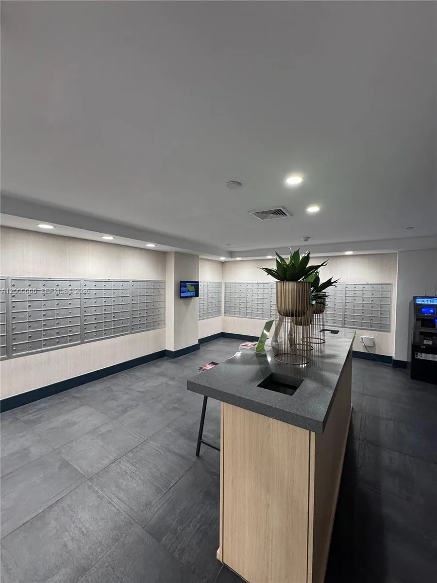90 SW 3rd St #3505 Miami, FL 33130