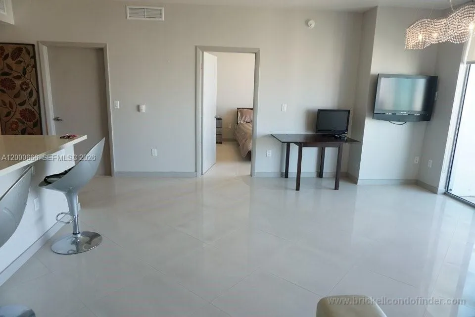 90 SW 3rd St #3505 Miami, FL 33130
