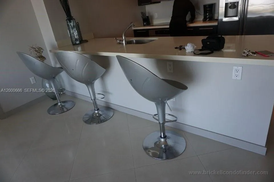 90 SW 3rd St #3505 Miami, FL 33130