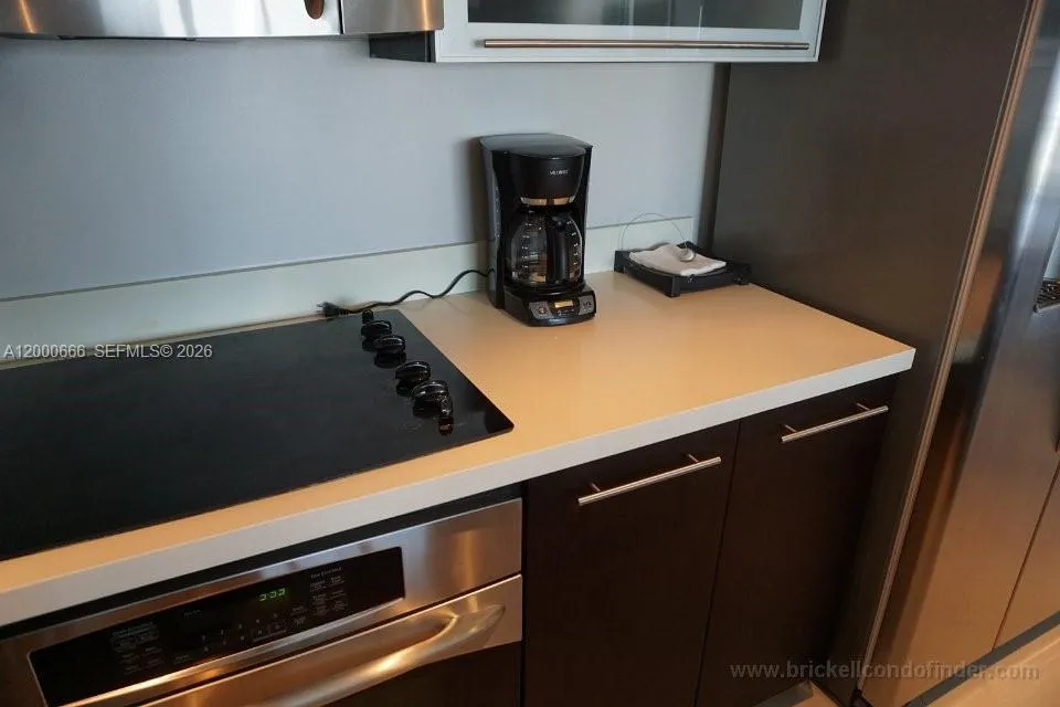 90 SW 3rd St #3505 Miami, FL 33130