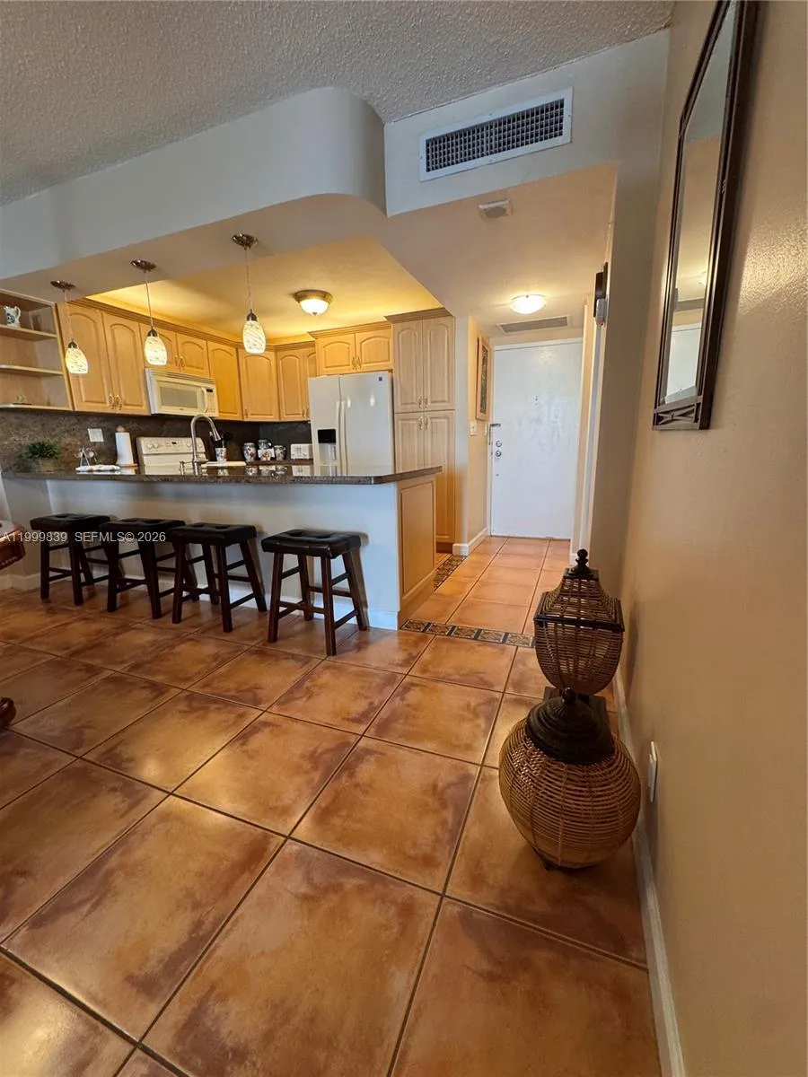 3725 S Ocean Dr #421 Hollywood, FL 33019