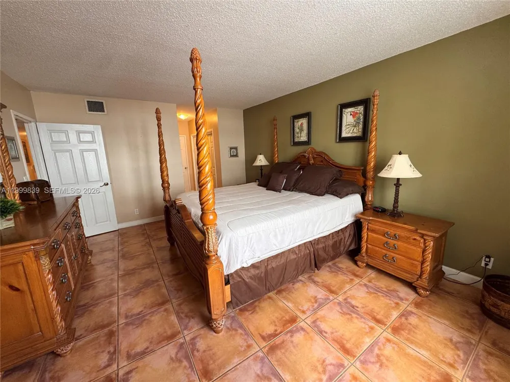 3725 S Ocean Dr #421 Hollywood, FL 33019