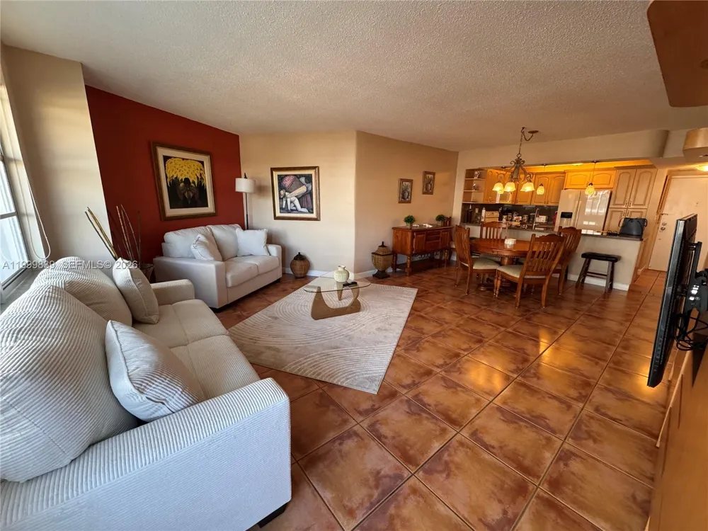 3725 S Ocean Dr #421 Hollywood, FL 33019