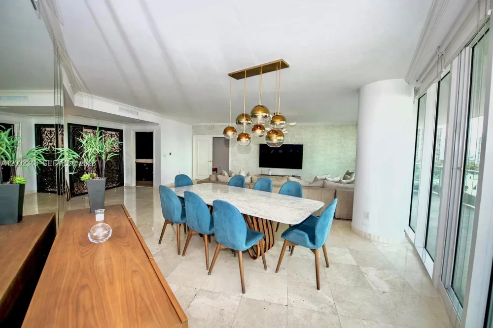 19955 NE 38th Ct #1101 Aventura, FL 33180