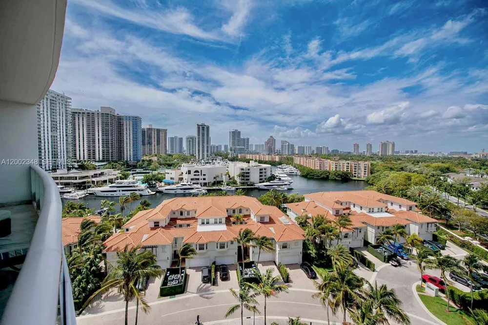 19955 NE 38th Ct #1101 Aventura, FL 33180
