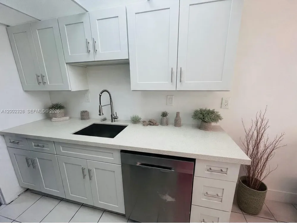 3070 NW 48th Ter #413 Lauderdale Lakes, FL 33313