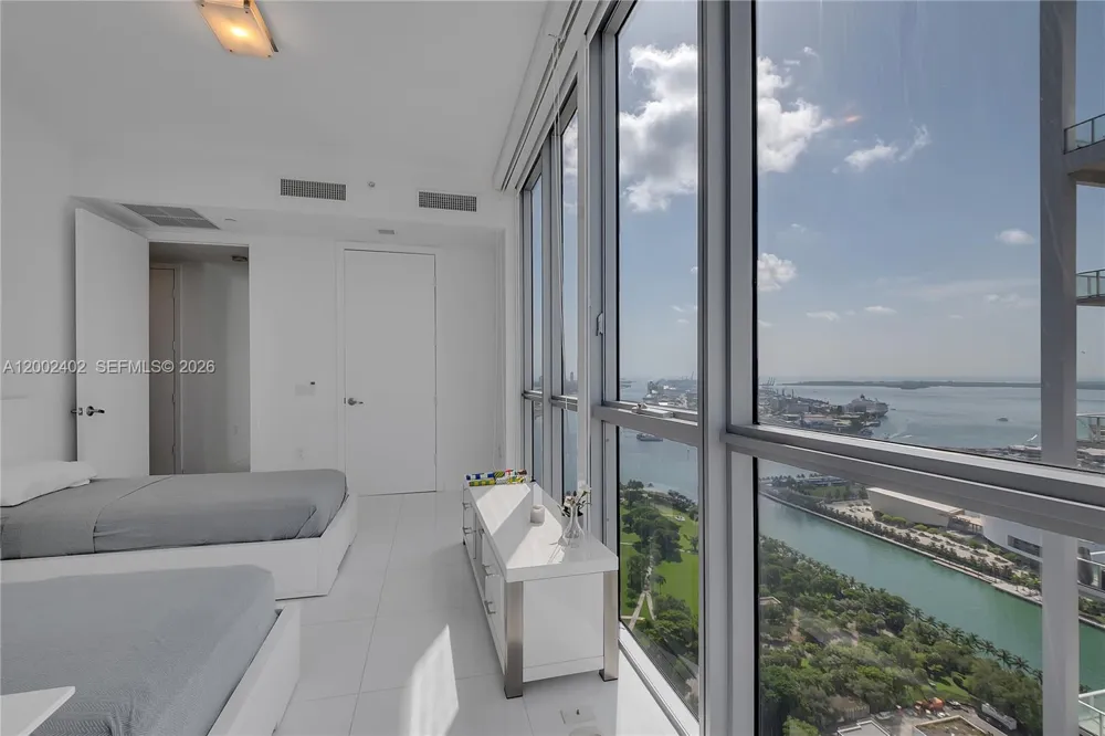 1100 Biscayne Blvd #3901 Miami, FL 33132