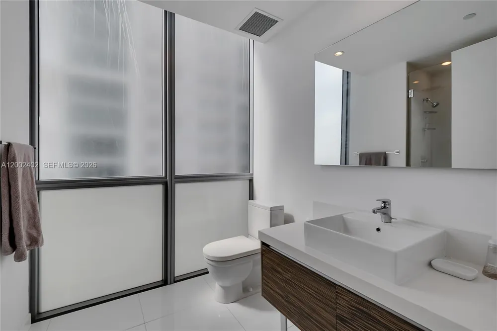 1100 Biscayne Blvd #3901 Miami, FL 33132