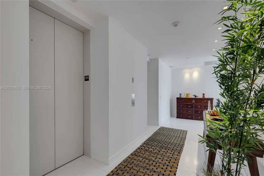 1100 Biscayne Blvd #3901 Miami, FL 33132
