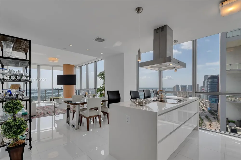 1100 Biscayne Blvd #3901 Miami, FL 33132