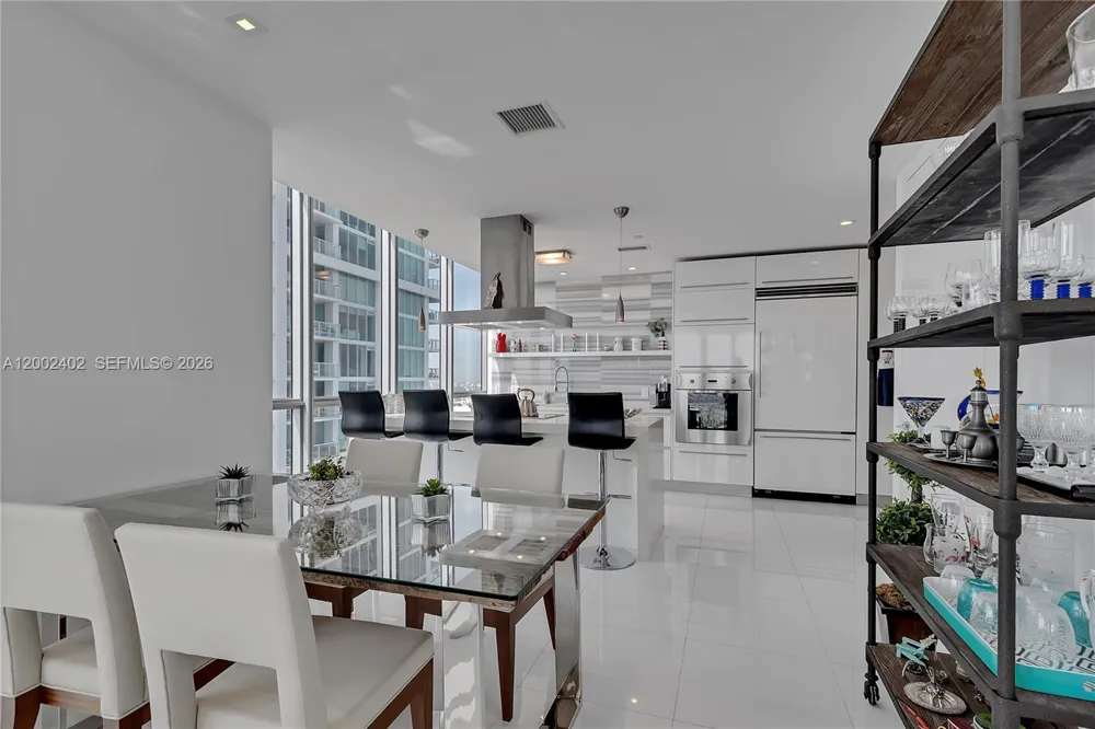 1100 Biscayne Blvd #3901 Miami, FL 33132
