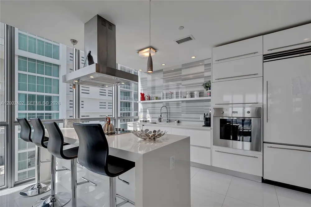 1100 Biscayne Blvd #3901 Miami, FL 33132