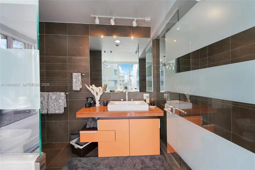 2100 Park Ave #210 Miami Beach, FL 33139