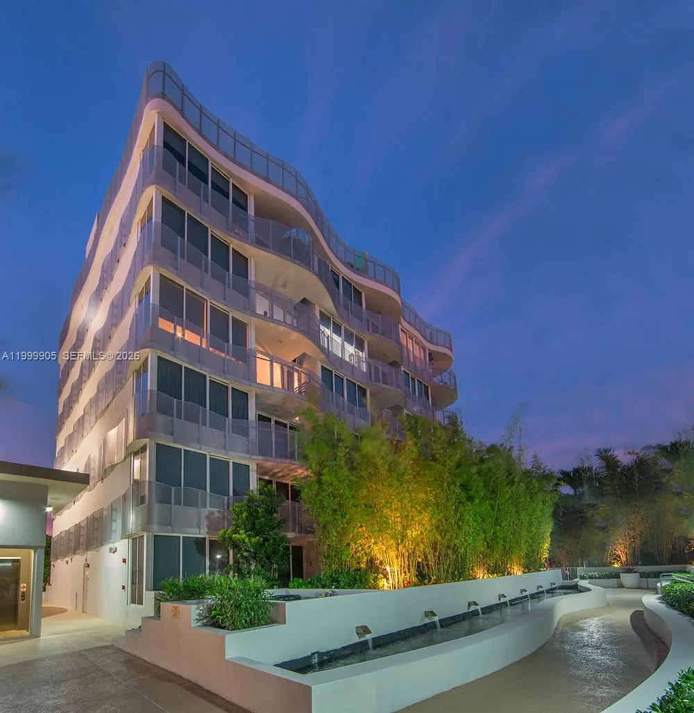 2100 Park Ave #210 Miami Beach, FL 33139