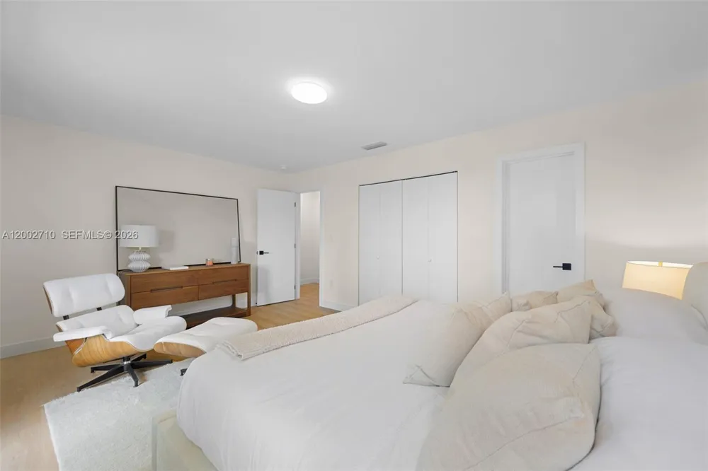 7996 Crespi Blvd Miami Beach, FL 33141