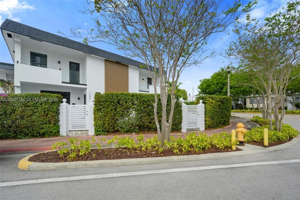 7996 Crespi Blvd Miami Beach, FL 33141