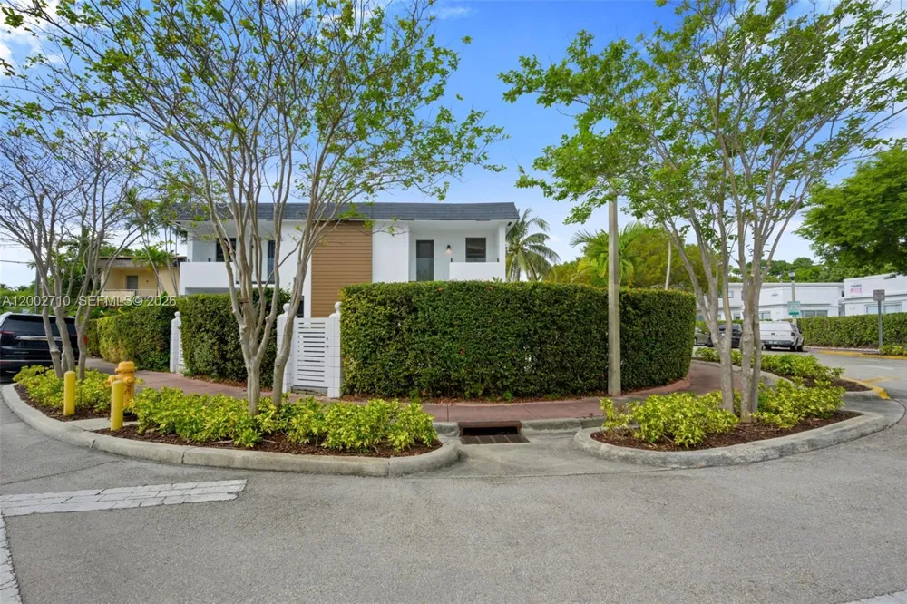 7996 Crespi Blvd Miami Beach, FL 33141