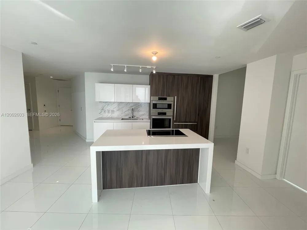 851 NE 1st Ave #3103 Miami, FL 33132