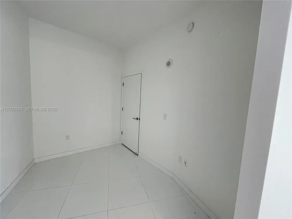 851 NE 1st Ave #3103 Miami, FL 33132