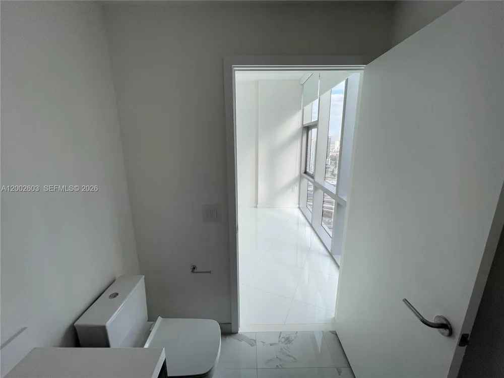 851 NE 1st Ave #3103 Miami, FL 33132