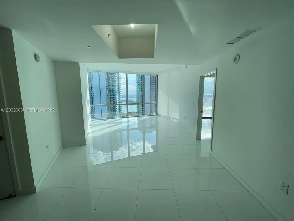 851 NE 1st Ave #3103 Miami, FL 33132
