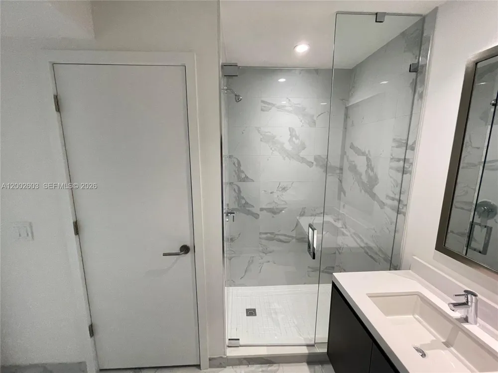 851 NE 1st Ave #3103 Miami, FL 33132