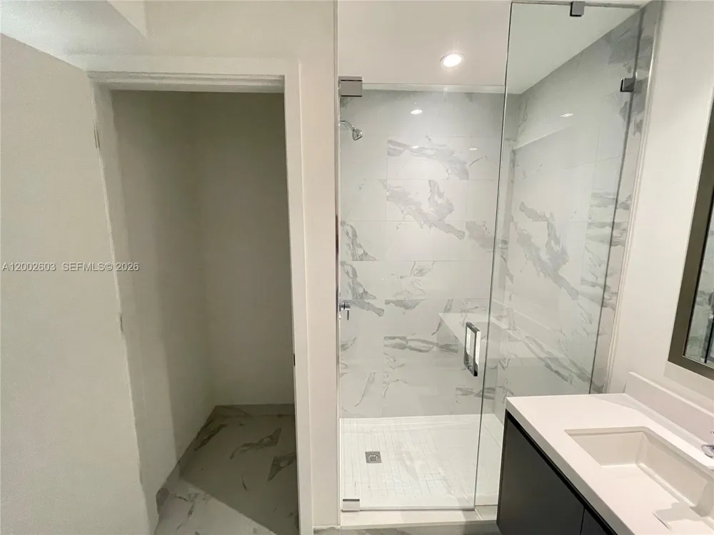 851 NE 1st Ave #3103 Miami, FL 33132