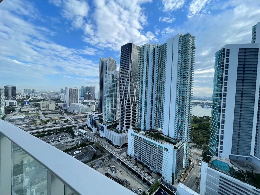 851 NE 1st Ave #3103 Miami, FL 33132
