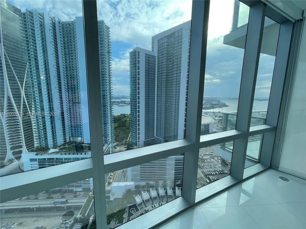 851 NE 1st Ave #3103 Miami, FL 33132