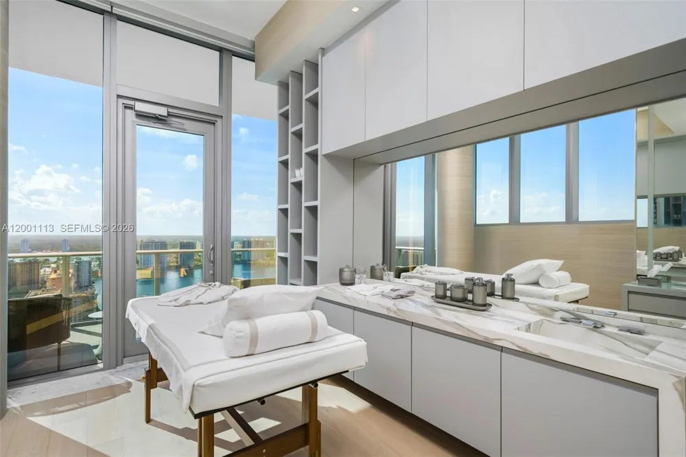 17475 Collins Ave #PH3201 Sunny Isles Beach, FL 33160