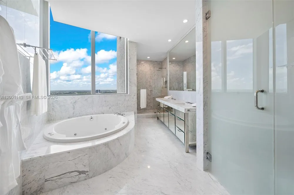 17475 Collins Ave #PH3201 Sunny Isles Beach, FL 33160