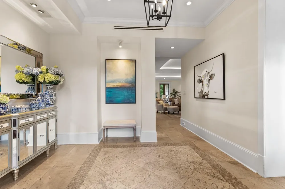 685 Harbor Ln Key Biscayne, FL 33149