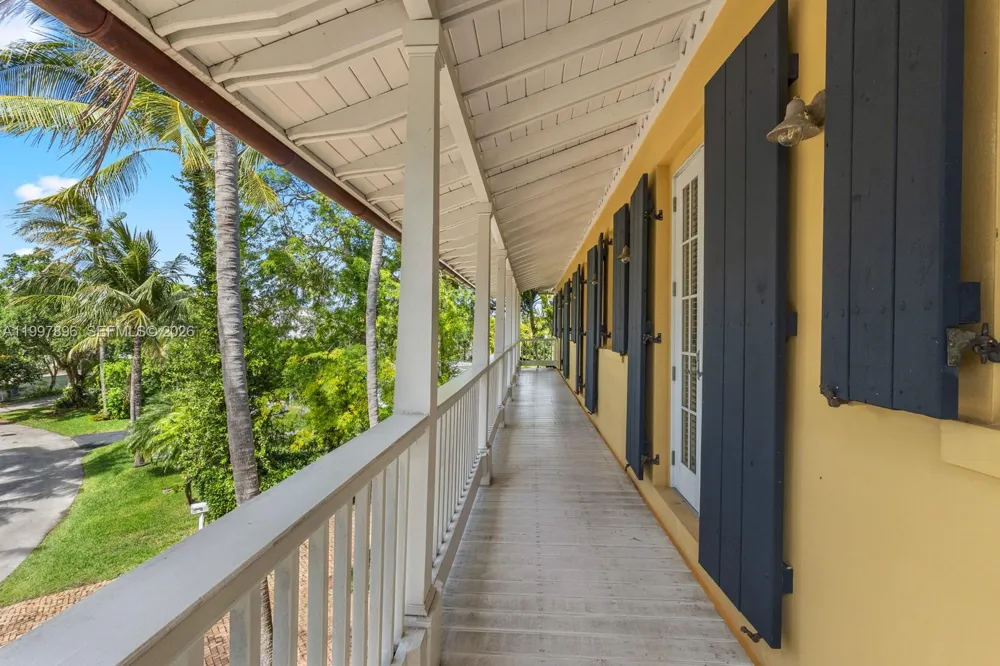 685 Harbor Ln Key Biscayne, FL 33149