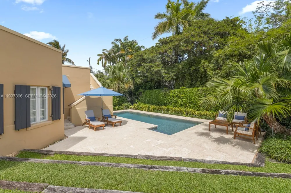 685 Harbor Ln Key Biscayne, FL 33149