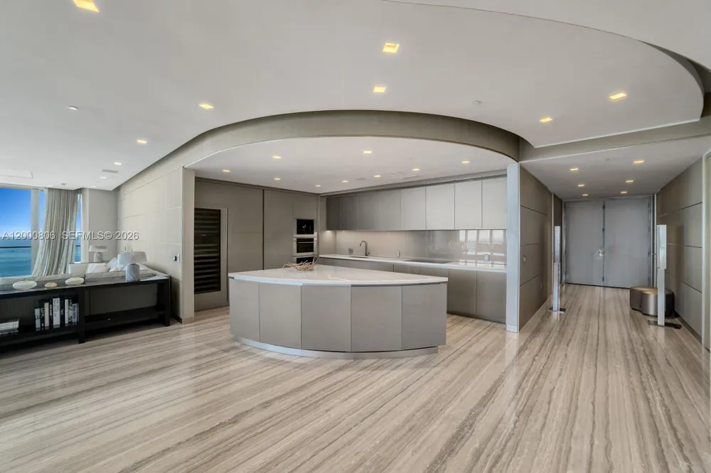 18975 Collins Ave #4800 Sunny Isles Beach, FL 33160