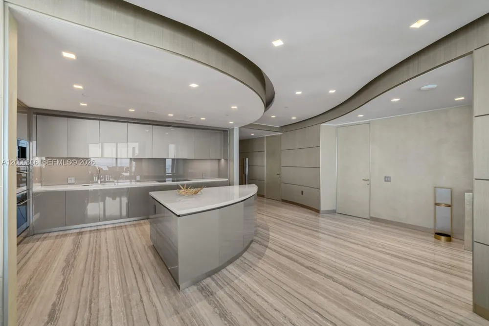 18975 Collins Ave #4800 Sunny Isles Beach, FL 33160