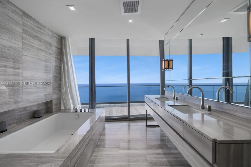 18975 Collins Ave #4800 Sunny Isles Beach, FL 33160