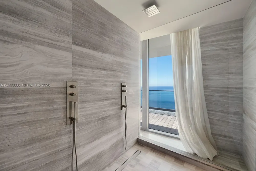 18975 Collins Ave #4800 Sunny Isles Beach, FL 33160