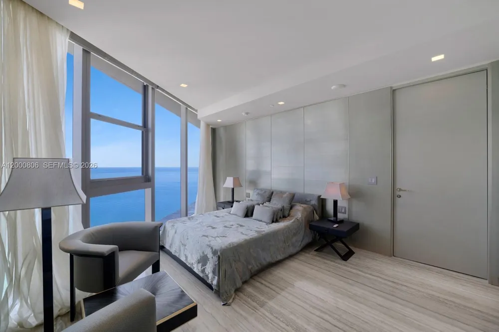 18975 Collins Ave #4800 Sunny Isles Beach, FL 33160