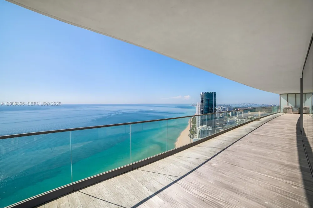 18975 Collins Ave #4800 Sunny Isles Beach, FL 33160