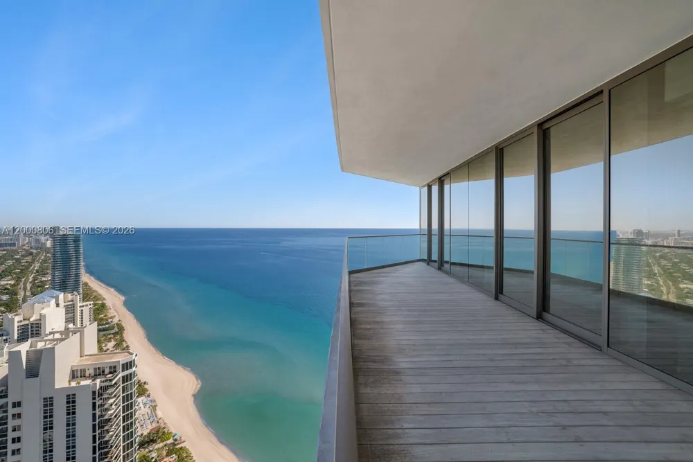 18975 Collins Ave #4800 Sunny Isles Beach, FL 33160